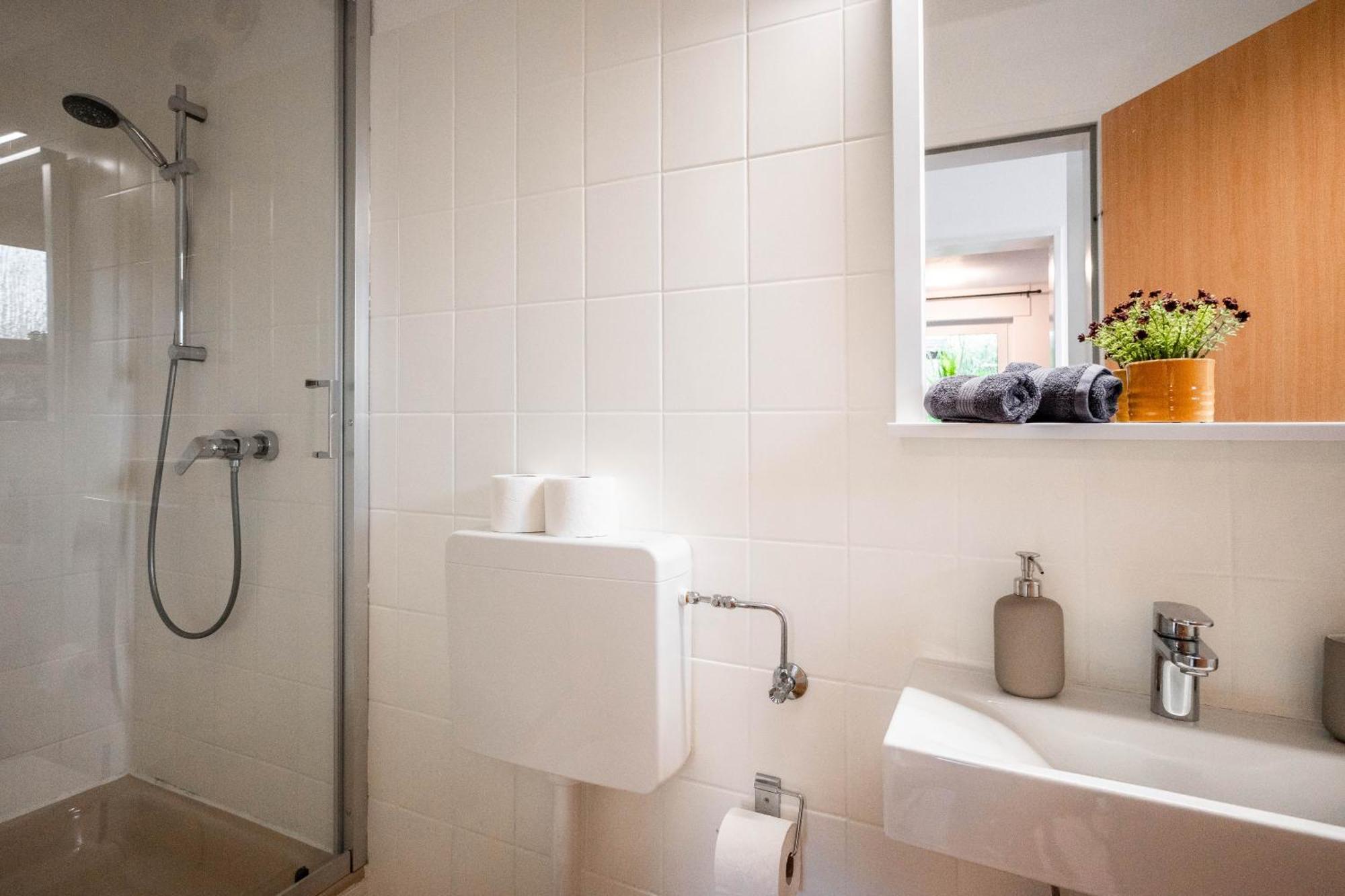 Apartment Ostersiek- Privater Eingang Mit Eigener Terrasse Bad Salzuflen Eksteriør bilde